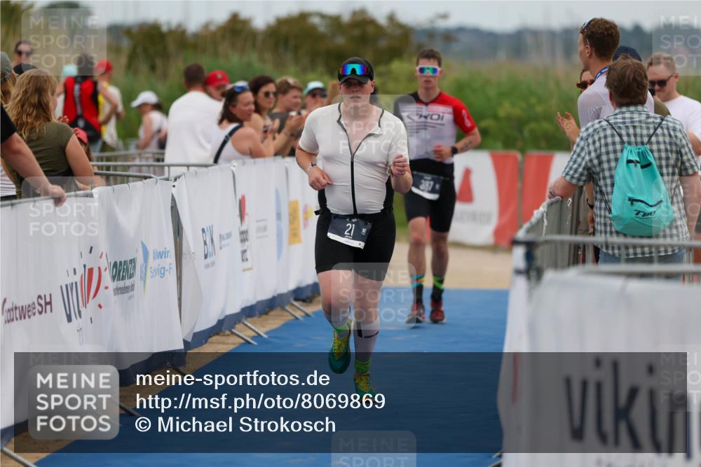 22.06.2025 - Viking Triathlon Michael Strokosch http://msf.ph/oto/8069869 22.06.2025 15:19:35 Ziel 21, 358, 387 meine-sportfotos.de