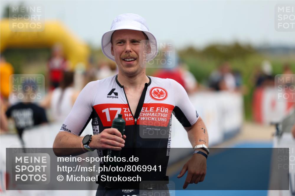 22.06.2025 - Viking Triathlon Michael Strokosch http://msf.ph/oto/8069941 22.06.2025 14:49:11 Ziel 416 meine-sportfotos.de