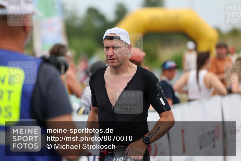 22.06.2025 - Viking Triathlon Michael Strokosch http://msf.ph/oto/8070010 22.06.2025 14:49:38 Ziel 176 meine-sportfotos.de