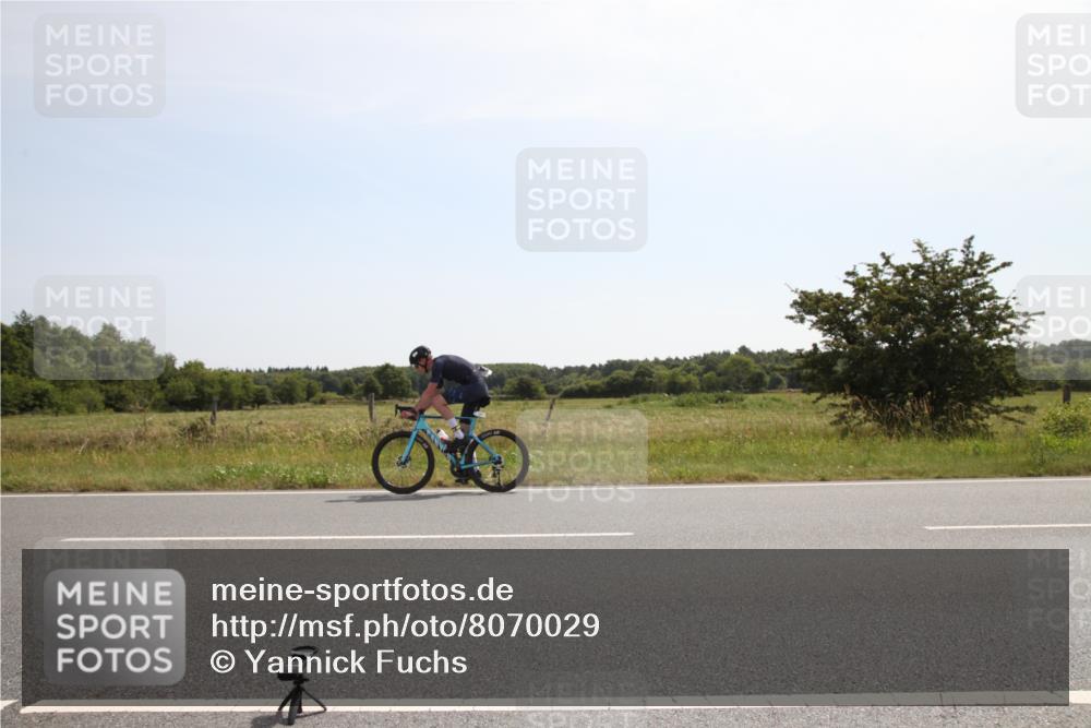 22.06.2025 - Viking Triathlon Yannick Fuchs http://msf.ph/oto/8070029 22.06.2025 11:39:53 Radfahren 19, 38, 123, 377, 407, 467, 550 meine-sportfotos.de