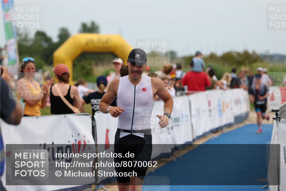 22.06.2025 - Viking Triathlon Michael Strokosch http://msf.ph/oto/8070062 22.06.2025 14:51:14 Ziel 12, 407 meine-sportfotos.de