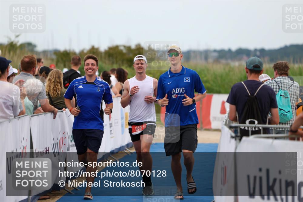 22.06.2025 - Viking Triathlon Michael Strokosch http://msf.ph/oto/8070128 22.06.2025 15:22:55 Ziel 658 meine-sportfotos.de