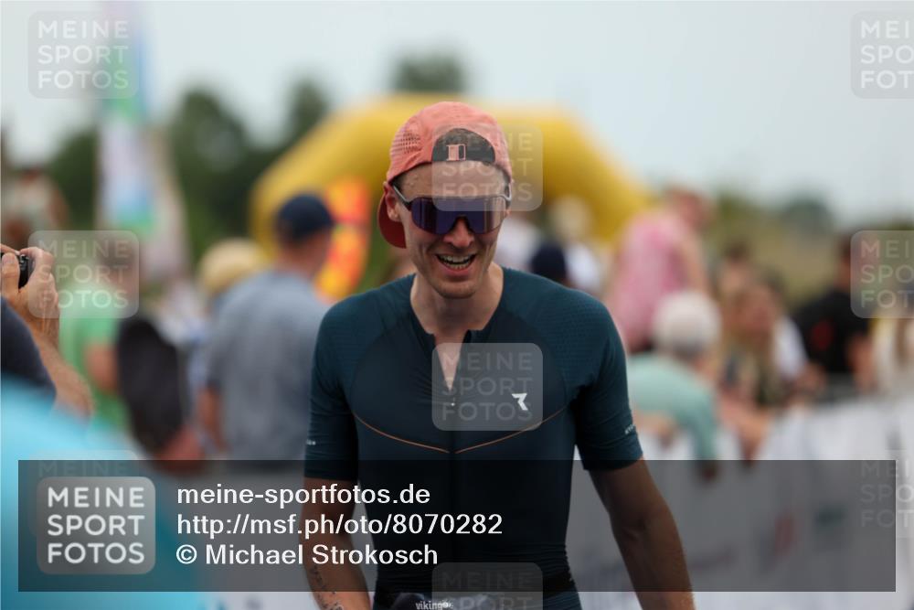 22.06.2025 - Viking Triathlon Michael Strokosch http://msf.ph/oto/8070282 22.06.2025 15:24:29 Ziel 185 meine-sportfotos.de