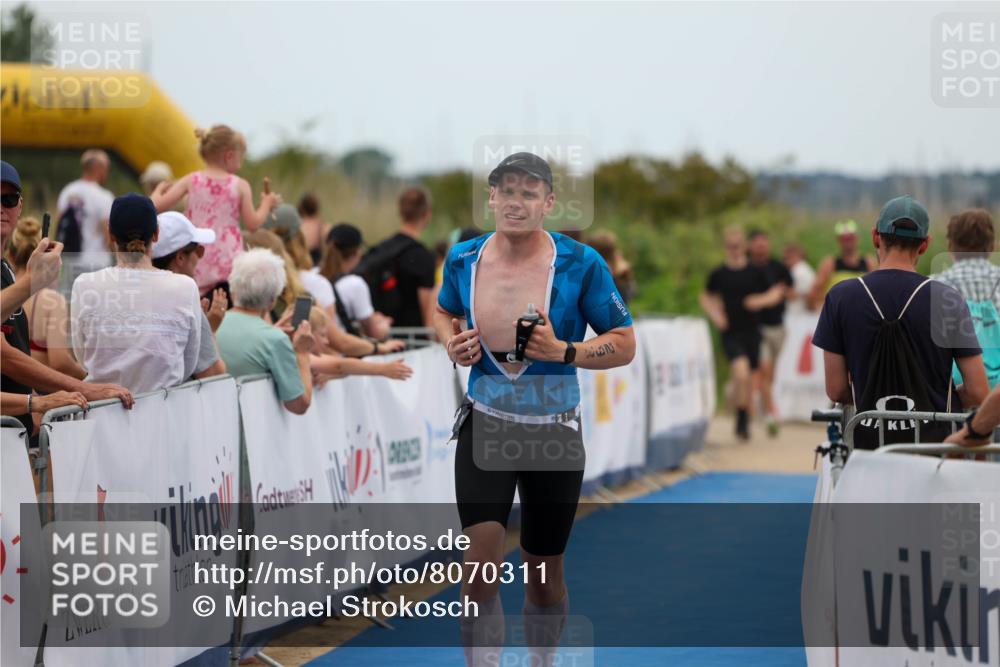 22.06.2025 - Viking Triathlon Michael Strokosch http://msf.ph/oto/8070311 22.06.2025 15:24:38 Ziel 298 meine-sportfotos.de