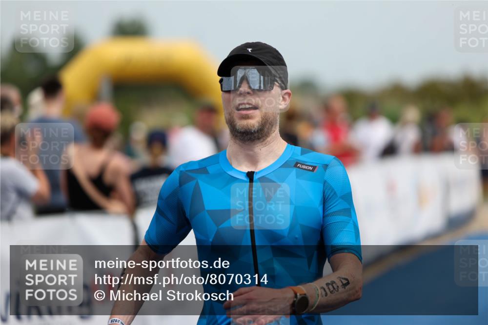 22.06.2025 - Viking Triathlon Michael Strokosch http://msf.ph/oto/8070314 22.06.2025 14:53:34 Ziel 486 meine-sportfotos.de