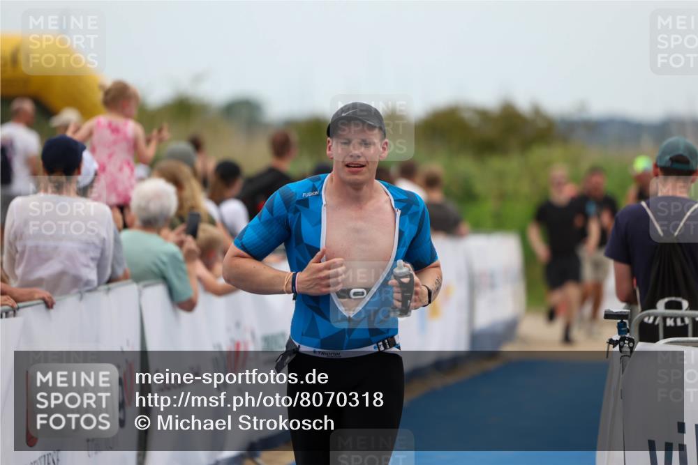 22.06.2025 - Viking Triathlon Michael Strokosch http://msf.ph/oto/8070318 22.06.2025 15:24:38 Ziel 298 meine-sportfotos.de