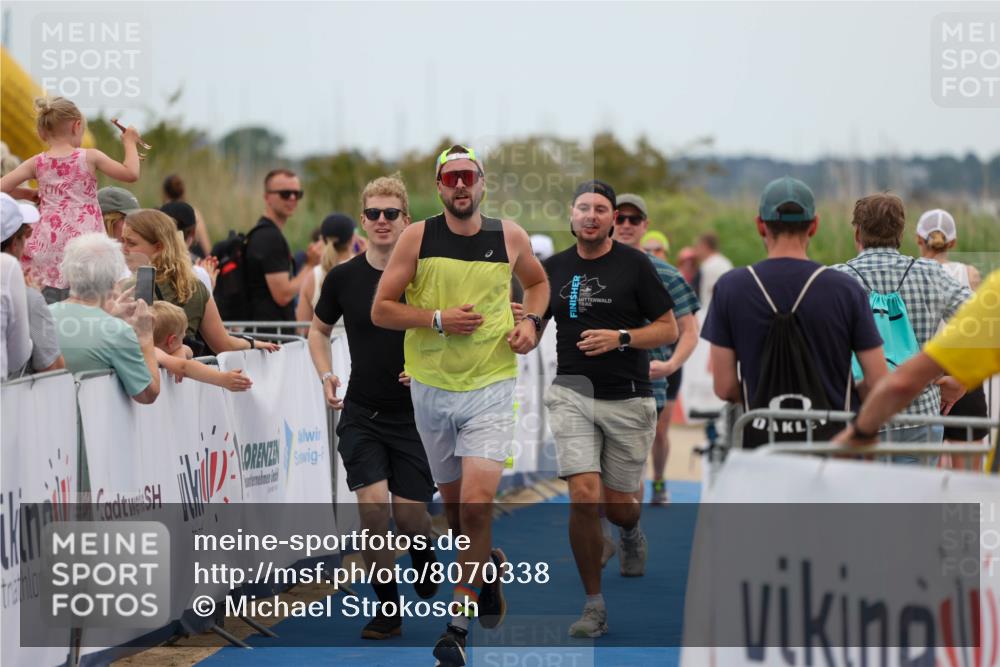22.06.2025 - Viking Triathlon Michael Strokosch http://msf.ph/oto/8070338 22.06.2025 15:24:44 Ziel 210, 298, 607 meine-sportfotos.de