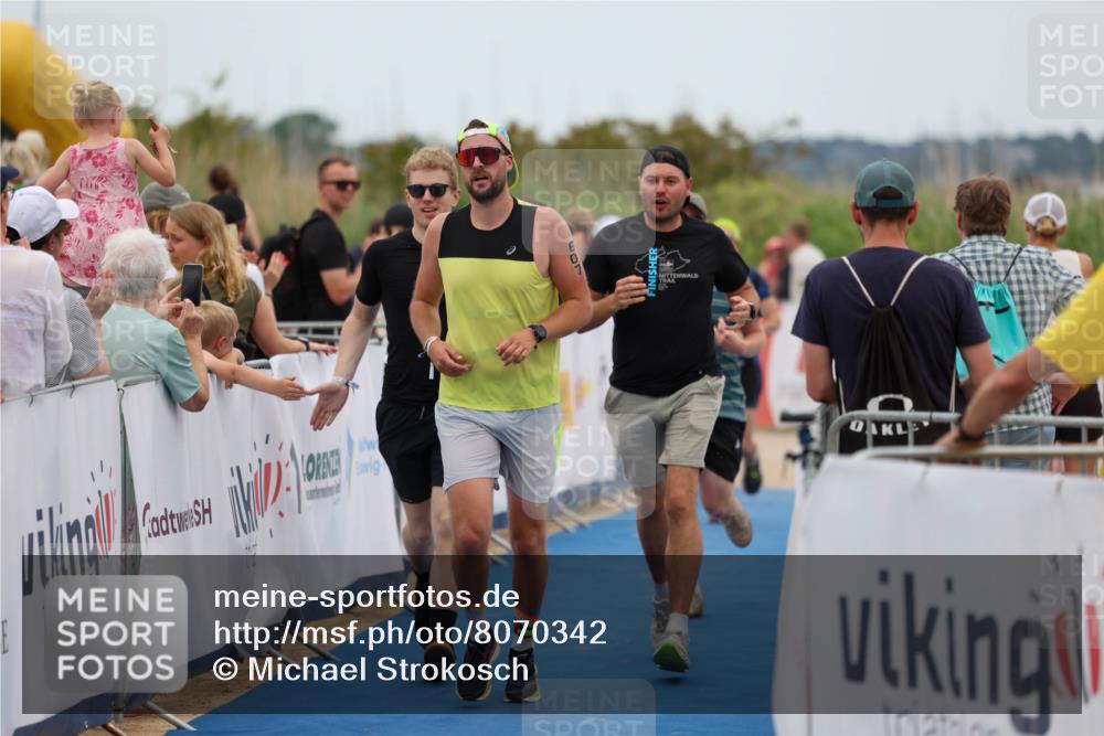 22.06.2025 - Viking Triathlon Michael Strokosch http://msf.ph/oto/8070342 22.06.2025 15:24:44 Ziel 210, 298, 607 meine-sportfotos.de