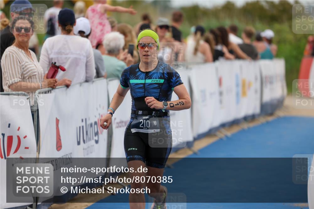 22.06.2025 - Viking Triathlon Michael Strokosch http://msf.ph/oto/8070385 22.06.2025 15:24:49 Ziel 210, 607 meine-sportfotos.de