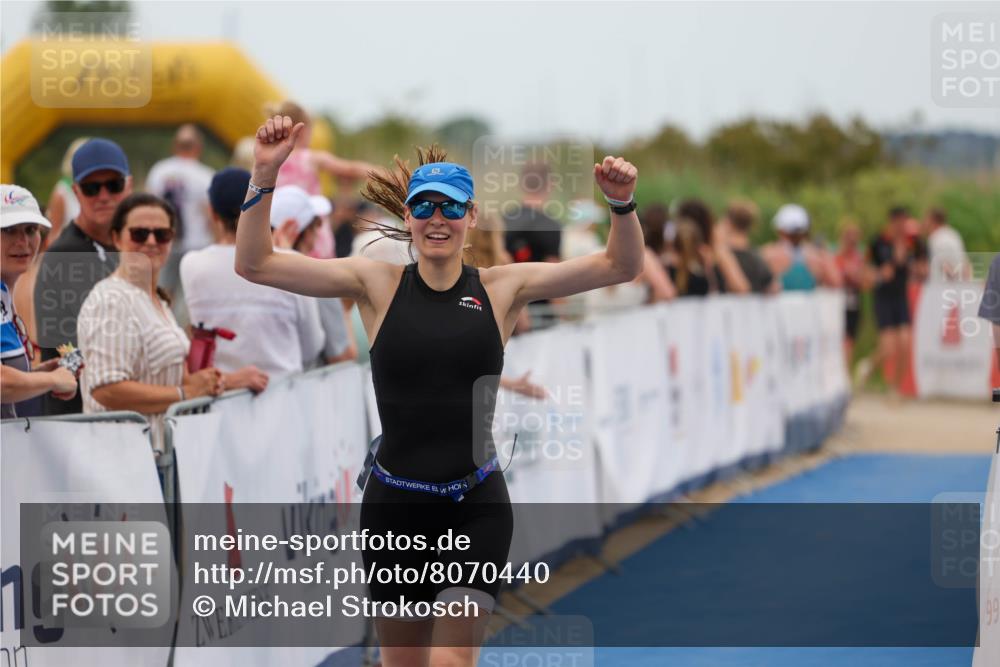 22.06.2025 - Viking Triathlon Michael Strokosch http://msf.ph/oto/8070440 22.06.2025 15:24:57 Ziel 200 meine-sportfotos.de