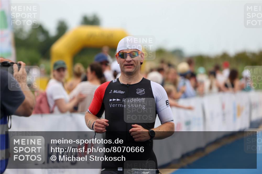 22.06.2025 - Viking Triathlon Michael Strokosch http://msf.ph/oto/8070666 22.06.2025 15:26:40 Ziel 385 meine-sportfotos.de