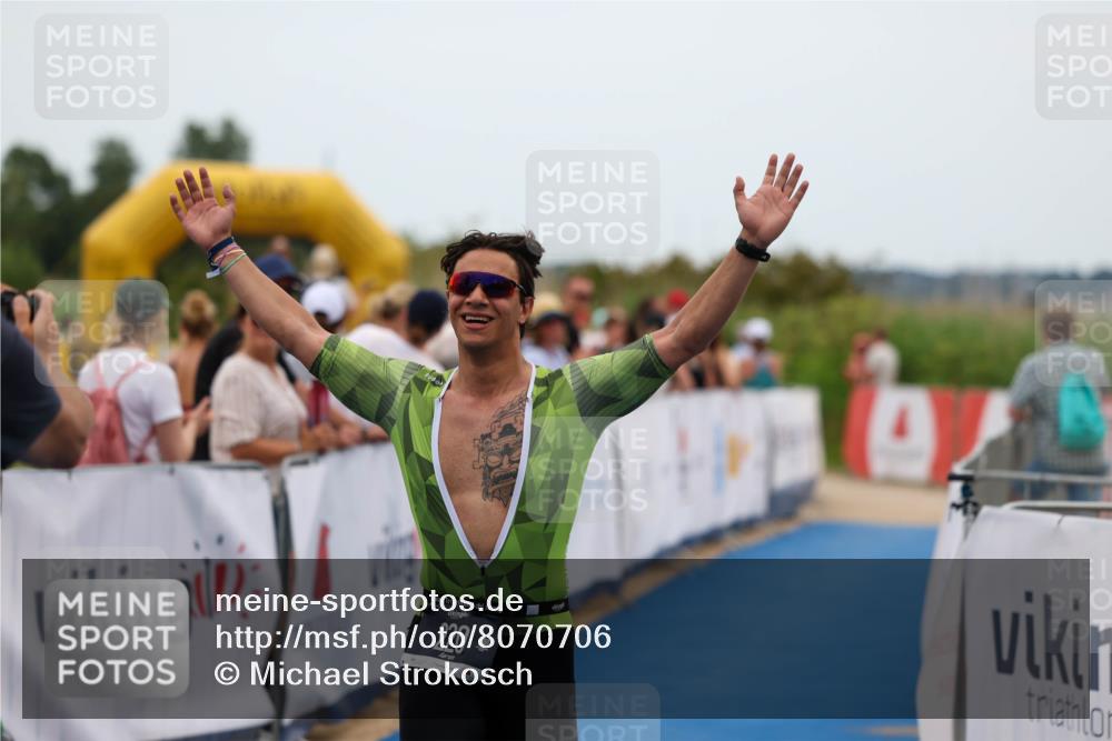22.06.2025 - Viking Triathlon Michael Strokosch http://msf.ph/oto/8070706 22.06.2025 15:26:47 Ziel 220 meine-sportfotos.de