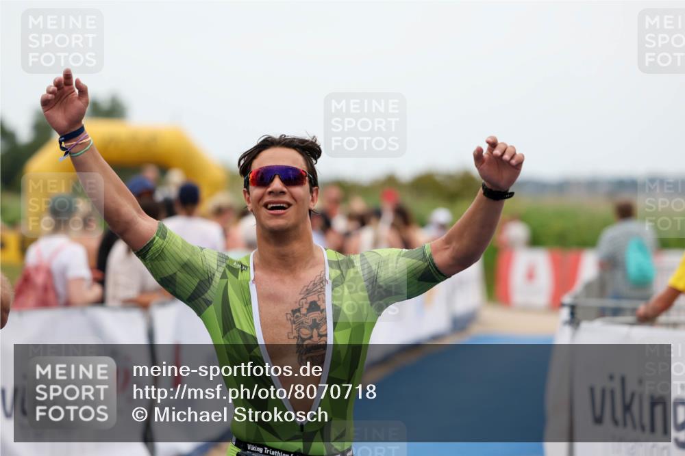 22.06.2025 - Viking Triathlon Michael Strokosch http://msf.ph/oto/8070718 22.06.2025 15:26:48 Ziel 220 meine-sportfotos.de