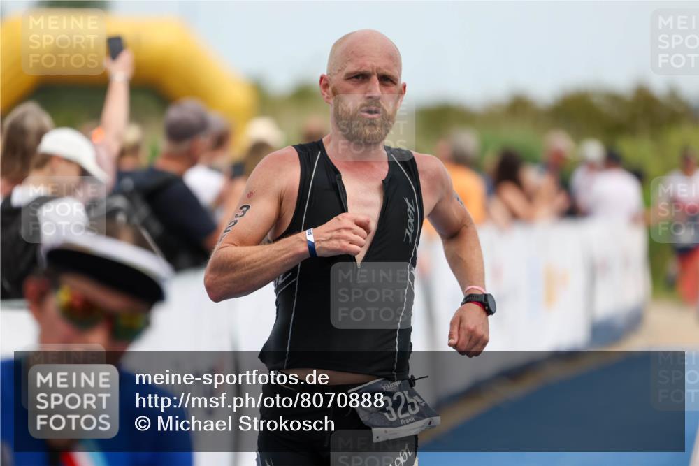 22.06.2025 - Viking Triathlon Michael Strokosch http://msf.ph/oto/8070888 22.06.2025 14:59:10 Ziel 137, 325 meine-sportfotos.de