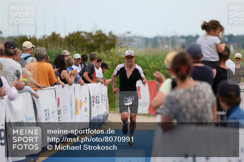 22.06.2025 - Viking Triathlon Michael Strokosch http://msf.ph/oto/8070991 22.06.2025 15:00:20 Ziel 207 meine-sportfotos.de
