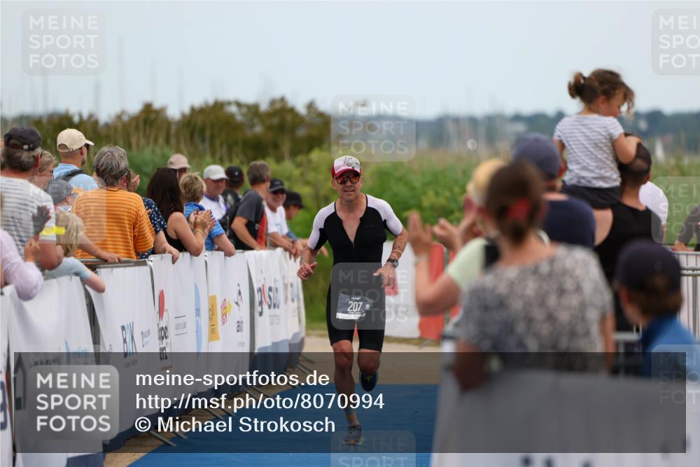 22.06.2025 - Viking Triathlon Michael Strokosch http://msf.ph/oto/8070994 22.06.2025 15:00:20 Ziel 207 meine-sportfotos.de