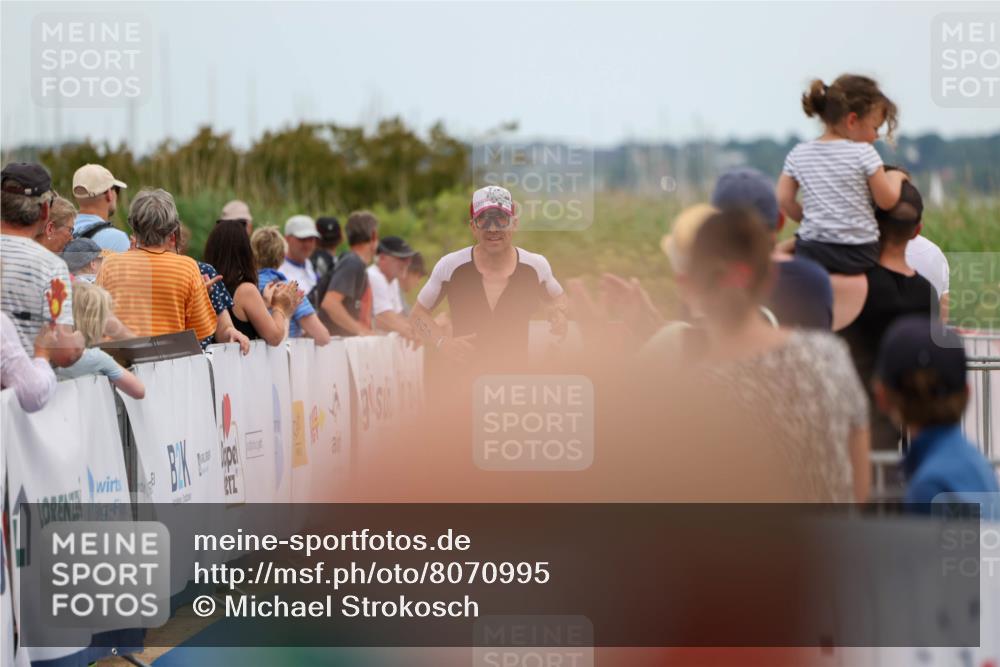 22.06.2025 - Viking Triathlon Michael Strokosch http://msf.ph/oto/8070995 22.06.2025 15:00:20 Ziel 207 meine-sportfotos.de