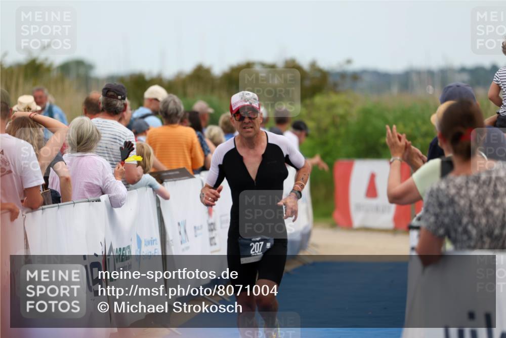 22.06.2025 - Viking Triathlon Michael Strokosch http://msf.ph/oto/8071004 22.06.2025 15:00:22 Ziel 207 meine-sportfotos.de