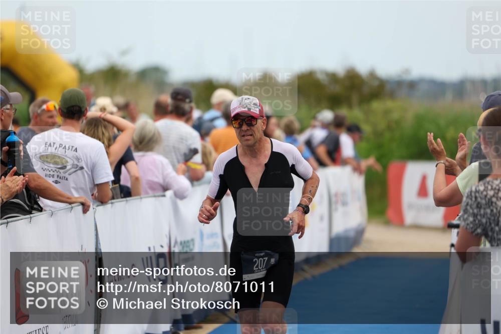 22.06.2025 - Viking Triathlon Michael Strokosch http://msf.ph/oto/8071011 22.06.2025 15:00:23 Ziel 207 meine-sportfotos.de