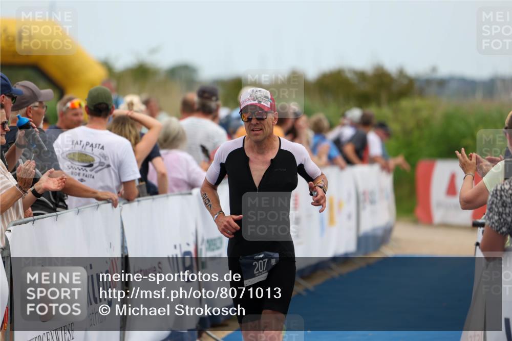 22.06.2025 - Viking Triathlon Michael Strokosch http://msf.ph/oto/8071013 22.06.2025 15:00:23 Ziel 207 meine-sportfotos.de
