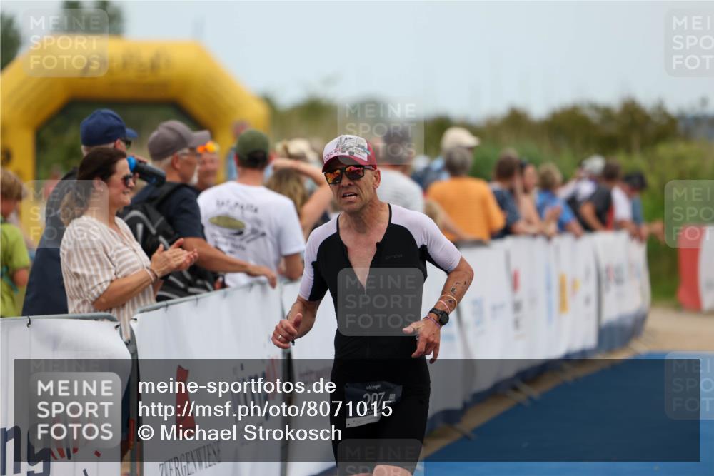22.06.2025 - Viking Triathlon Michael Strokosch http://msf.ph/oto/8071015 22.06.2025 15:00:24 Ziel 207 meine-sportfotos.de