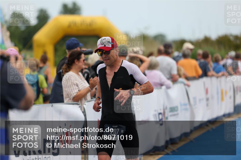 22.06.2025 - Viking Triathlon Michael Strokosch http://msf.ph/oto/8071019 22.06.2025 15:00:24 Ziel 207 meine-sportfotos.de