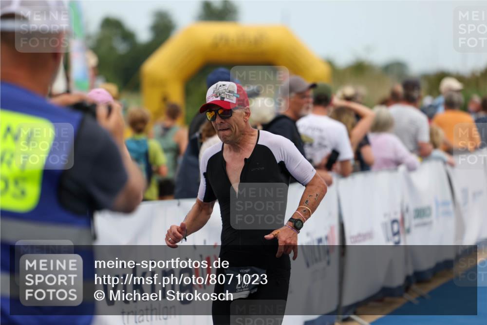 22.06.2025 - Viking Triathlon Michael Strokosch http://msf.ph/oto/8071023 22.06.2025 15:00:24 Ziel 207 meine-sportfotos.de