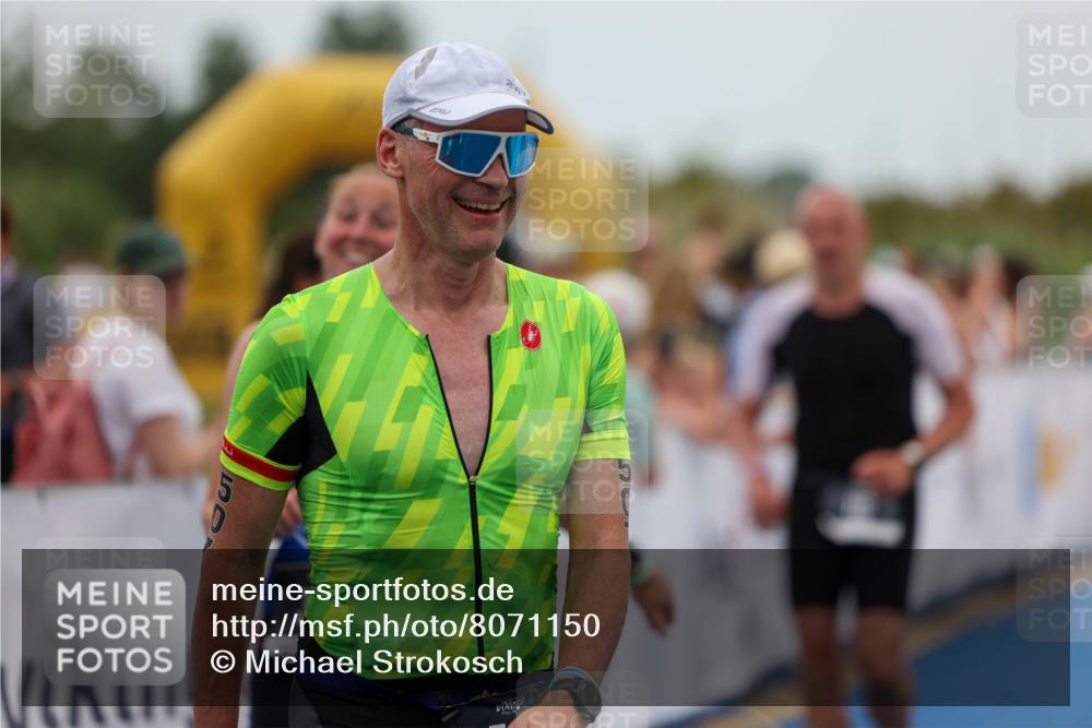22.06.2025 - Viking Triathlon Michael Strokosch http://msf.ph/oto/8071150 22.06.2025 15:27:23 Ziel 110, 383, 507 meine-sportfotos.de