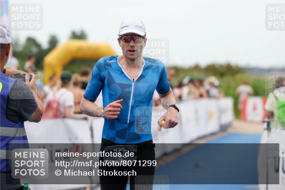 22.06.2025 - Viking Triathlon Michael Strokosch http://msf.ph/oto/8071299 22.06.2025 15:28:33 Ziel 157, 350 meine-sportfotos.de