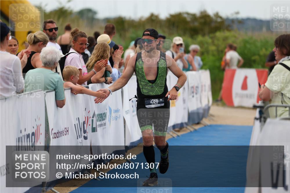 22.06.2025 - Viking Triathlon Michael Strokosch http://msf.ph/oto/8071307 22.06.2025 15:28:48 Ziel 296 meine-sportfotos.de