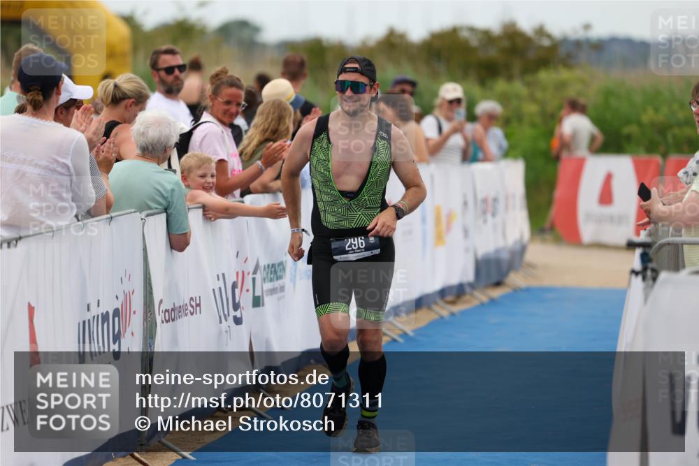 22.06.2025 - Viking Triathlon Michael Strokosch http://msf.ph/oto/8071311 22.06.2025 15:28:48 Ziel 296 meine-sportfotos.de
