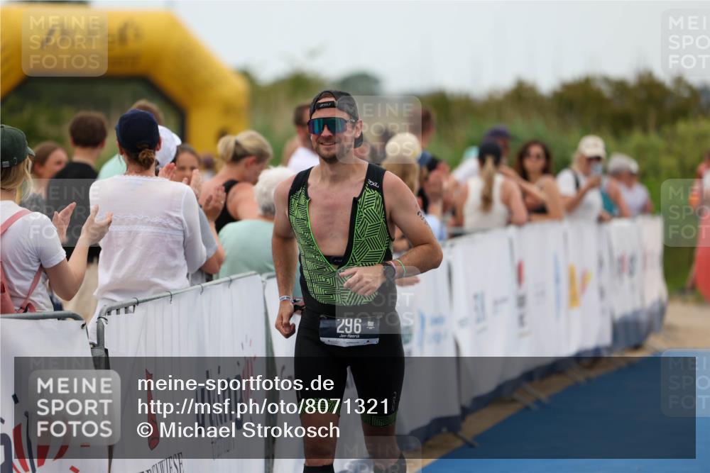 22.06.2025 - Viking Triathlon Michael Strokosch http://msf.ph/oto/8071321 22.06.2025 15:28:49 Ziel 296 meine-sportfotos.de