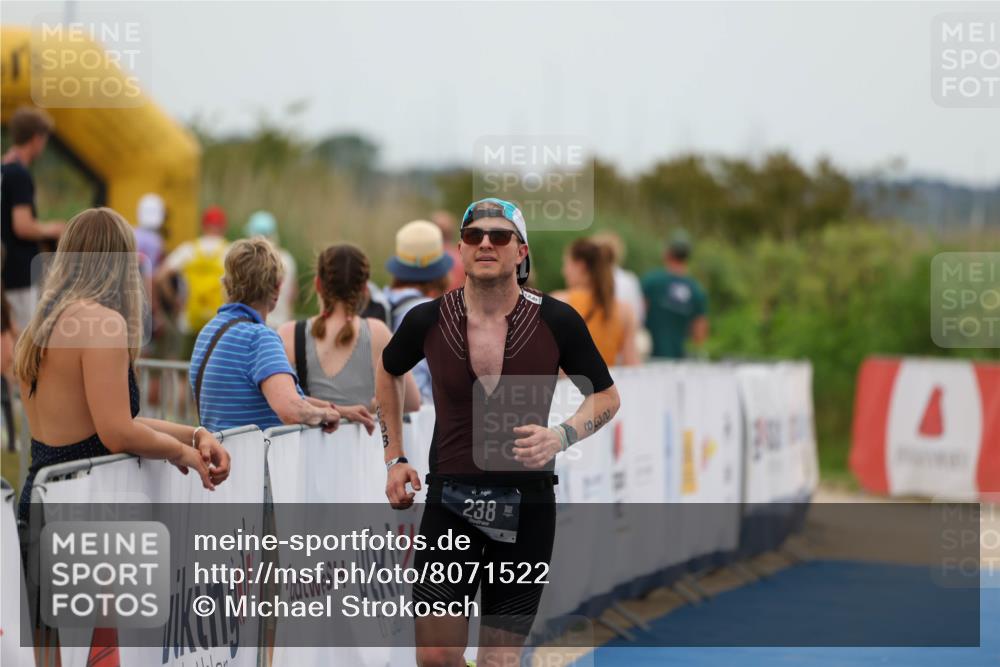 22.06.2025 - Viking Triathlon Michael Strokosch http://msf.ph/oto/8071522 22.06.2025 15:44:25 Ziel 238 meine-sportfotos.de