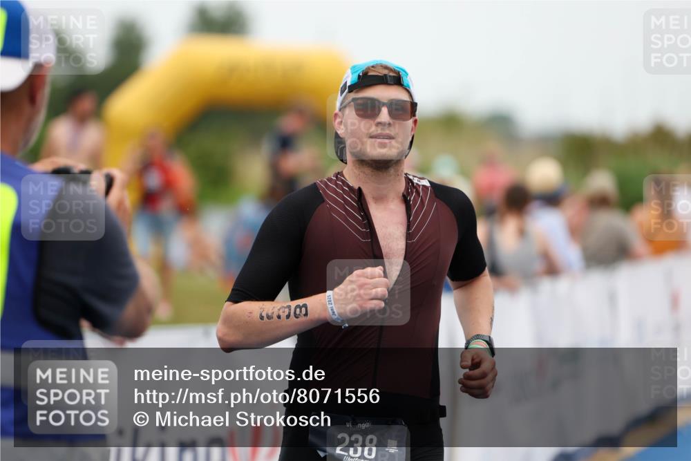 22.06.2025 - Viking Triathlon Michael Strokosch http://msf.ph/oto/8071556 22.06.2025 15:44:27 Ziel 238 meine-sportfotos.de