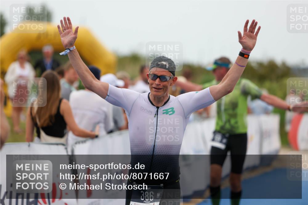 22.06.2025 - Viking Triathlon Michael Strokosch http://msf.ph/oto/8071667 22.06.2025 15:30:47 Ziel 50, 386 meine-sportfotos.de