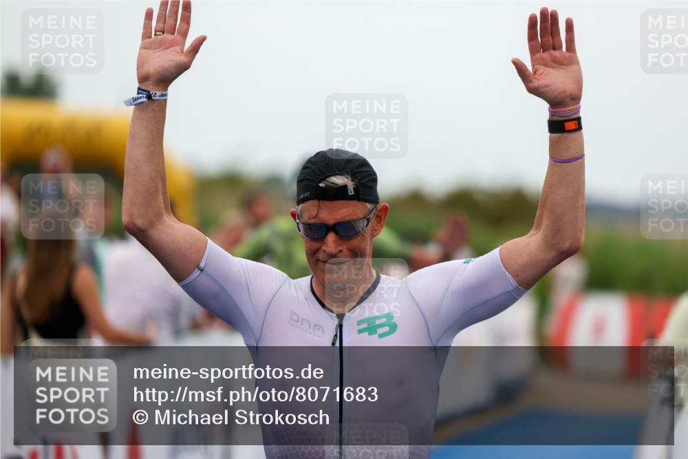 22.06.2025 - Viking Triathlon Michael Strokosch http://msf.ph/oto/8071683 22.06.2025 15:30:48 Ziel 50, 386 meine-sportfotos.de