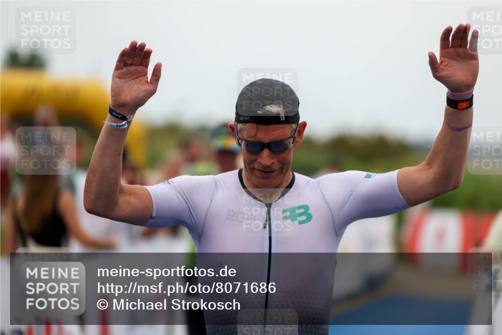 22.06.2025 - Viking Triathlon Michael Strokosch http://msf.ph/oto/8071686 22.06.2025 15:30:48 Ziel 50, 386 meine-sportfotos.de