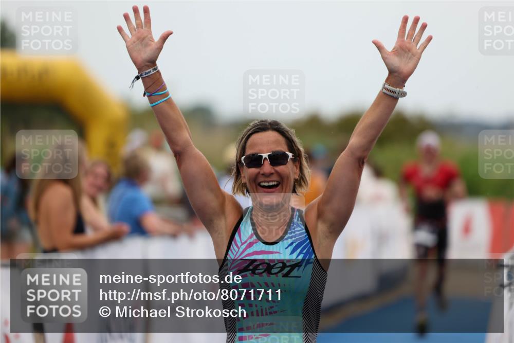 22.06.2025 - Viking Triathlon Michael Strokosch http://msf.ph/oto/8071711 22.06.2025 15:45:07 Ziel 465, 511 meine-sportfotos.de