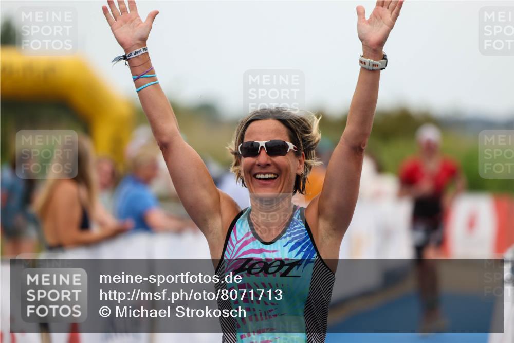 22.06.2025 - Viking Triathlon Michael Strokosch http://msf.ph/oto/8071713 22.06.2025 15:45:07 Ziel 465, 511 meine-sportfotos.de