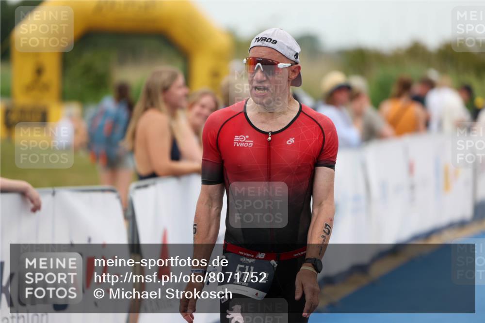 22.06.2025 - Viking Triathlon Michael Strokosch http://msf.ph/oto/8071752 22.06.2025 15:45:11 Ziel 465, 511 meine-sportfotos.de