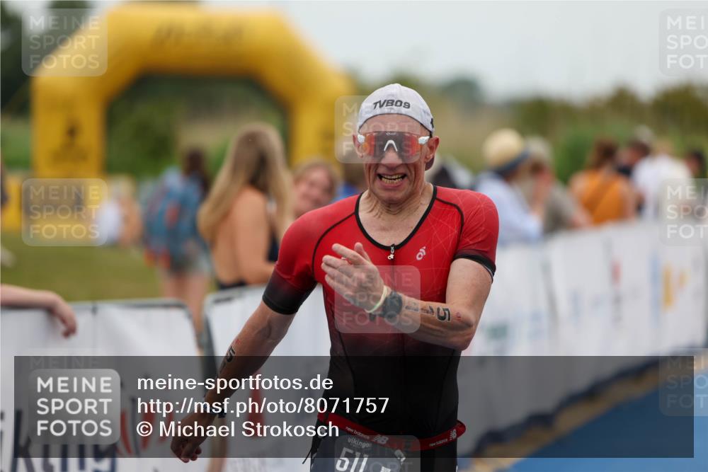 22.06.2025 - Viking Triathlon Michael Strokosch http://msf.ph/oto/8071757 22.06.2025 15:45:11 Ziel 465, 511 meine-sportfotos.de