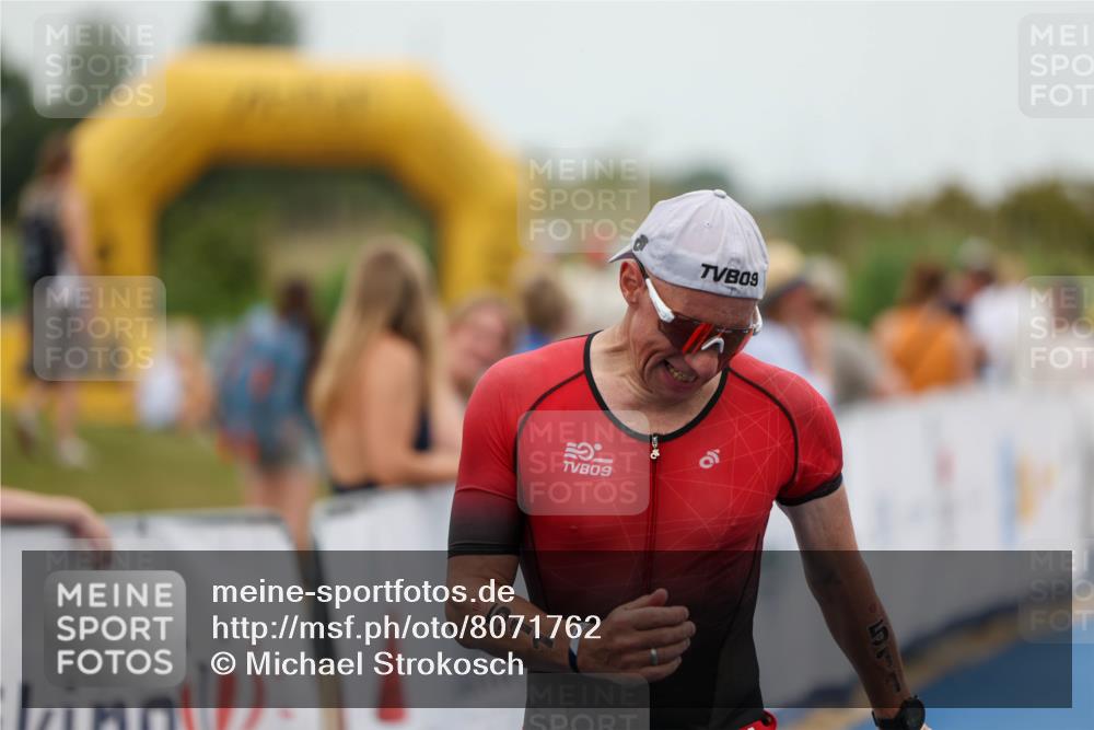 22.06.2025 - Viking Triathlon Michael Strokosch http://msf.ph/oto/8071762 22.06.2025 15:45:12 Ziel 511 meine-sportfotos.de