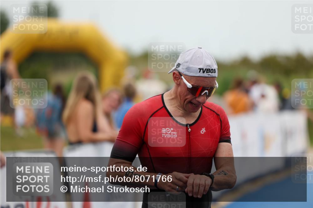 22.06.2025 - Viking Triathlon Michael Strokosch http://msf.ph/oto/8071766 22.06.2025 15:45:12 Ziel 511 meine-sportfotos.de