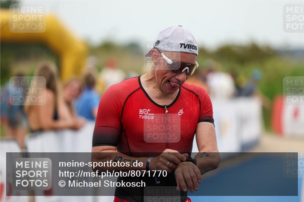 22.06.2025 - Viking Triathlon Michael Strokosch http://msf.ph/oto/8071770 22.06.2025 15:45:13 Ziel 511 meine-sportfotos.de