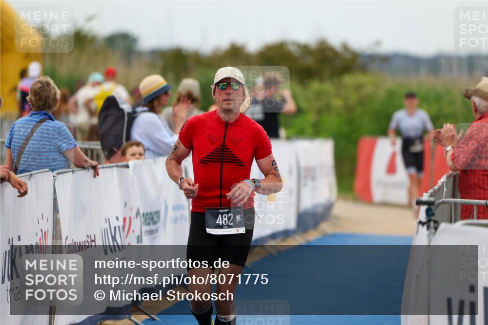 22.06.2025 - Viking Triathlon Michael Strokosch http://msf.ph/oto/8071775 22.06.2025 15:45:43 Ziel 482 meine-sportfotos.de