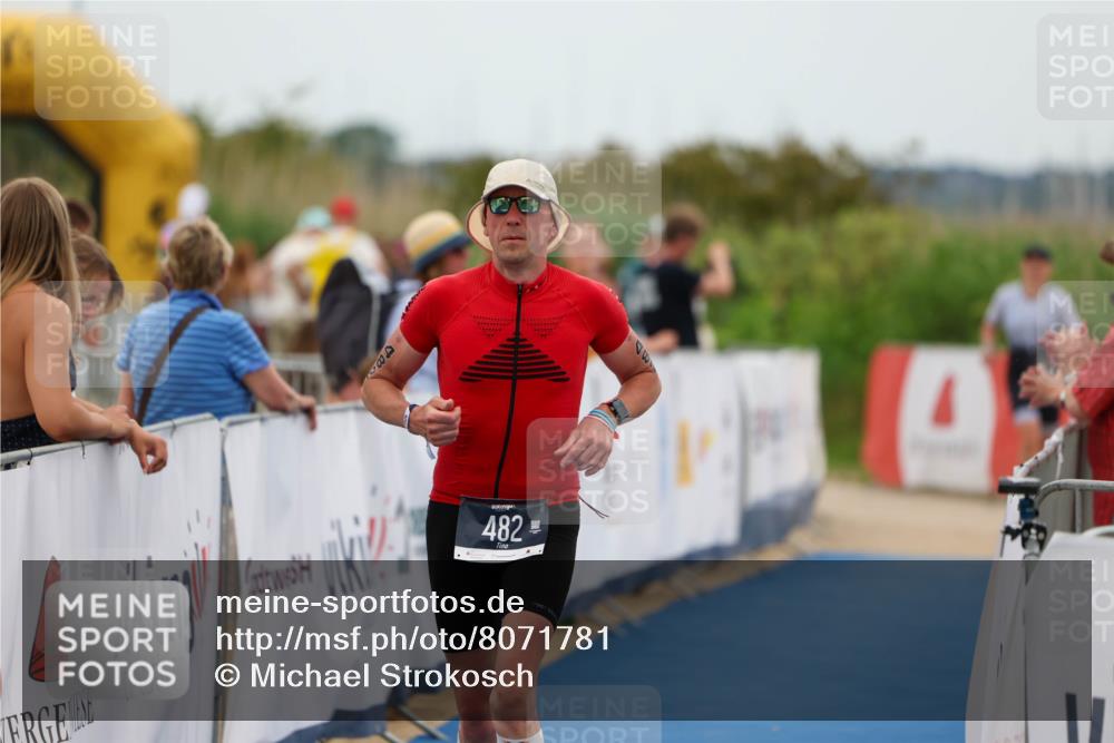 22.06.2025 - Viking Triathlon Michael Strokosch http://msf.ph/oto/8071781 22.06.2025 15:45:43 Ziel 482 meine-sportfotos.de