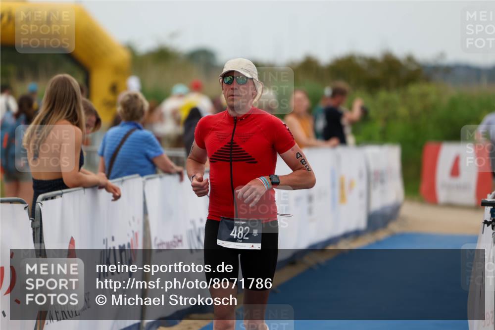 22.06.2025 - Viking Triathlon Michael Strokosch http://msf.ph/oto/8071786 22.06.2025 15:45:44 Ziel 482 meine-sportfotos.de