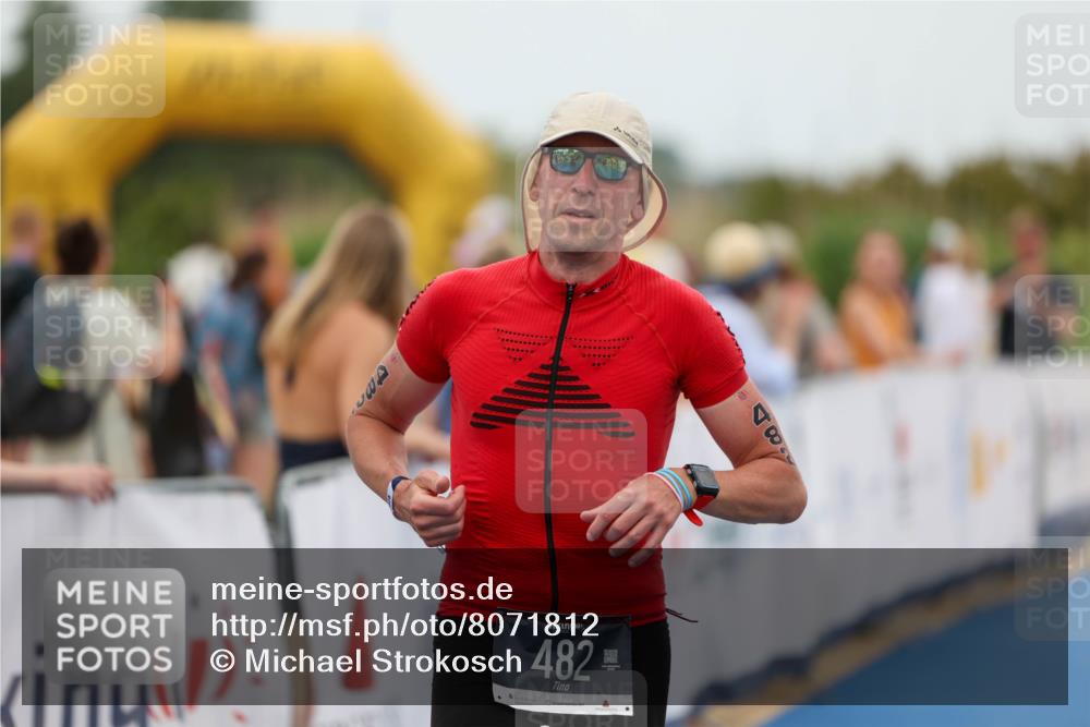 22.06.2025 - Viking Triathlon Michael Strokosch http://msf.ph/oto/8071812 22.06.2025 15:45:45 Ziel 115, 482 meine-sportfotos.de