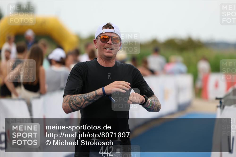 22.06.2025 - Viking Triathlon Michael Strokosch http://msf.ph/oto/8071897 22.06.2025 15:32:34 Ziel 442 meine-sportfotos.de