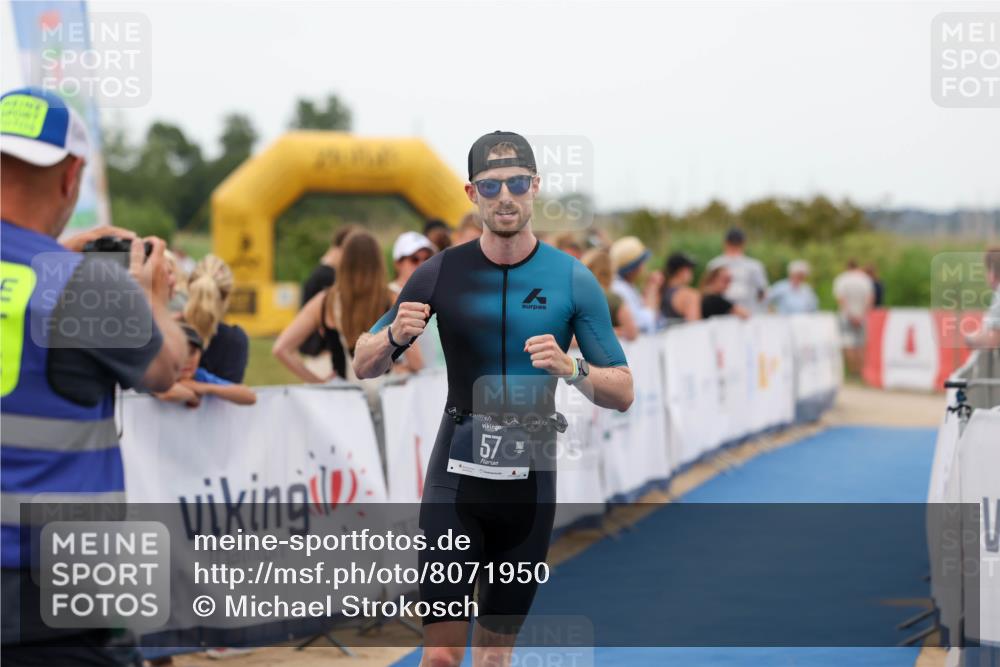 22.06.2025 - Viking Triathlon Michael Strokosch http://msf.ph/oto/8071950 22.06.2025 15:33:52 Ziel 57 meine-sportfotos.de